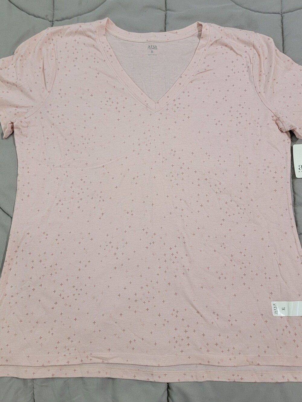 A.N.A. Pale Pink with Gold Metallic Star Print V-Neck T-shirt- Size XL NWT